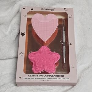 The Creme Shop 3 Piece Clarifying Complexion Kit With Double Ended Extractor